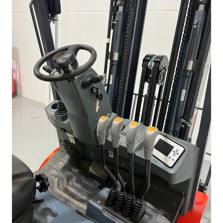 Carretilla Eléctrica RTM CPD 1.5-3.8T A3H4M – Potente y Sostenible - detalle de máquina